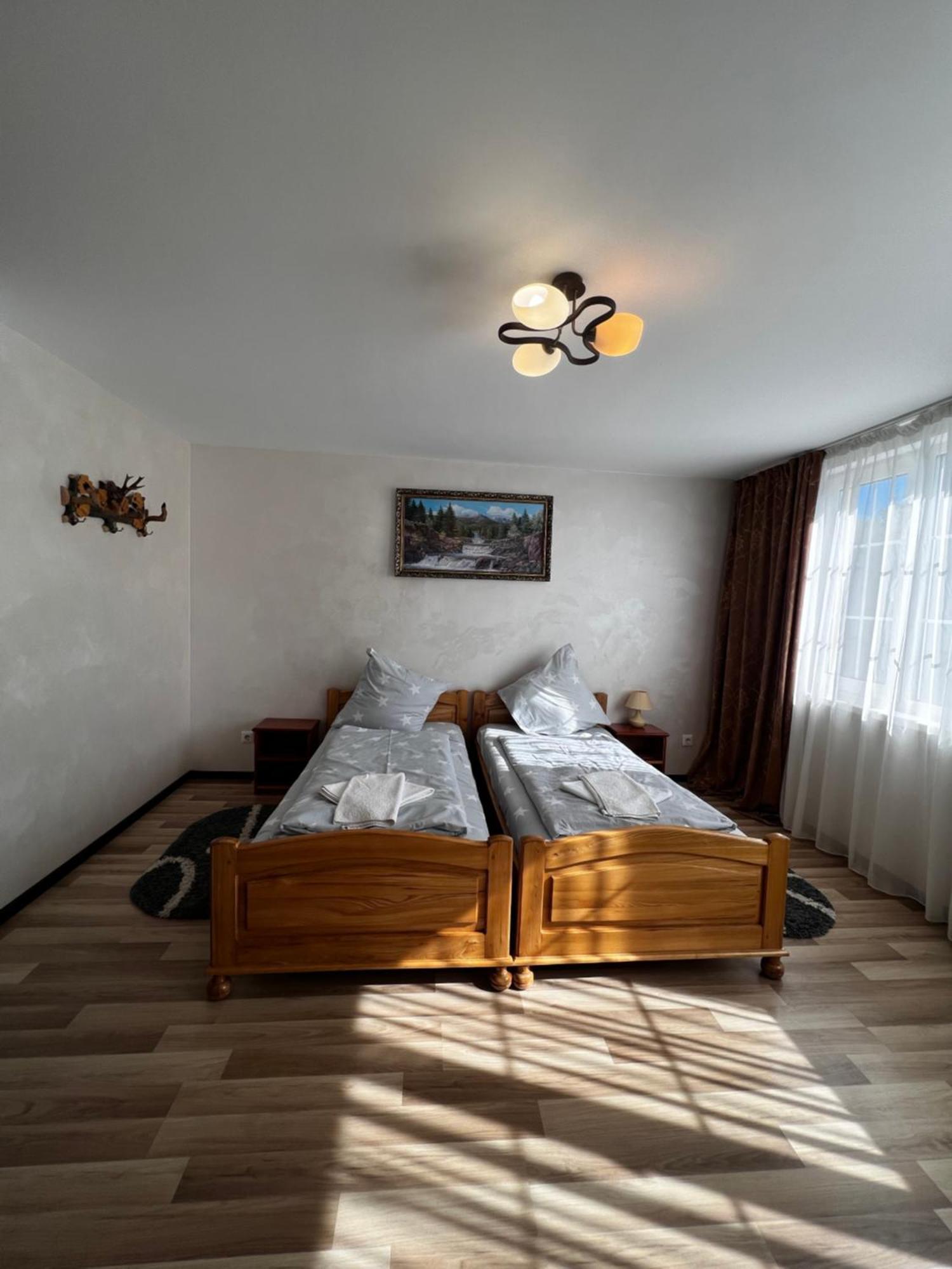 Arnica Hotel Yasinya Exterior foto